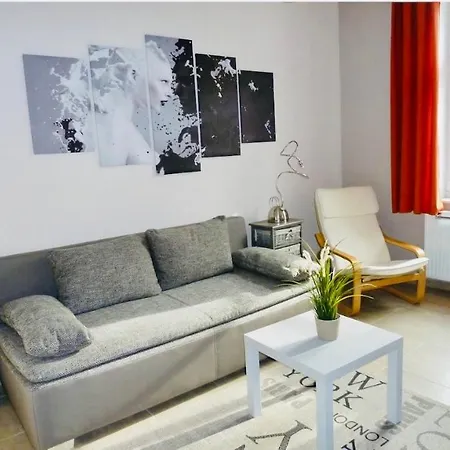 Mit Separaten Schlafmoeglichkeiten, Zentral Gelegen Appartement *