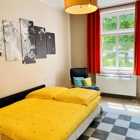 Apartment Fewo Mit Separaten Schlafmoeglichkeiten, Zentral Gelegen Chemnitz
